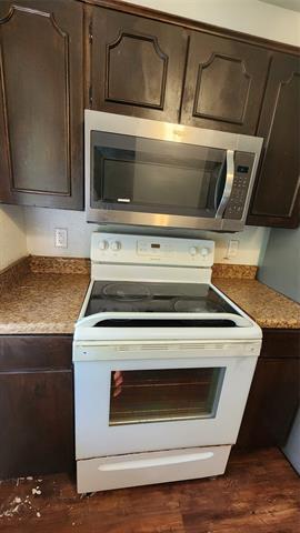 Photo - 520 Sweetbriar Dr