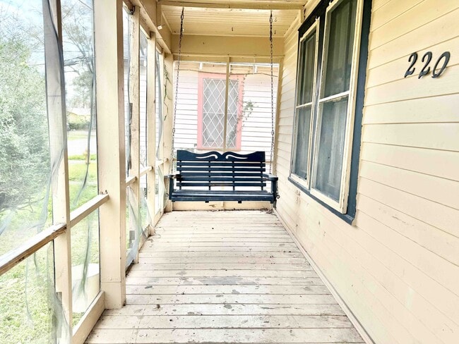 Photo - 220 Evergreen Dr