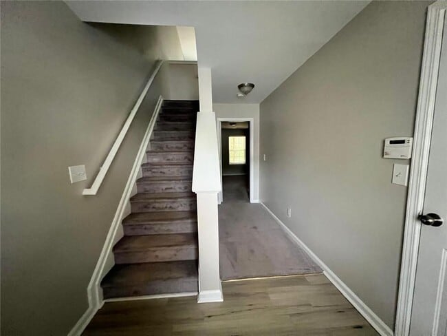 Photo - 6877 Slate Stone Way SE
