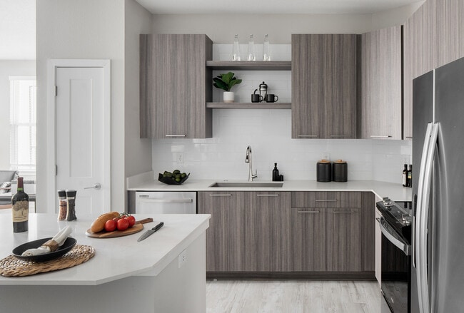 Photo - Aventon Soraya