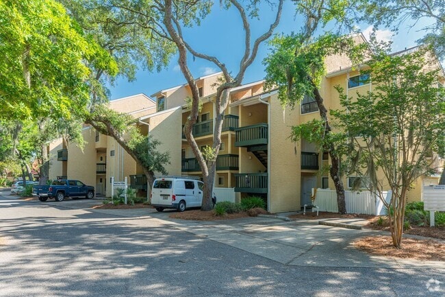 Building Photo - Niceville Condo w/Gorgeous Water View! Unit 11