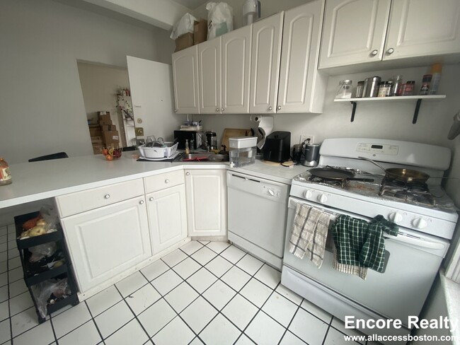 Photo - 530 Cambridge St Apartments Unit #3