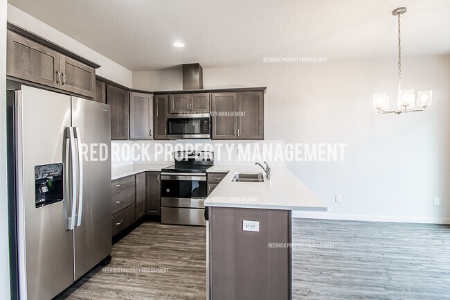 Photo - 303 Woodlawn Ln