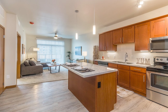 Cocina Cedar - Spring Creek Luxury Living