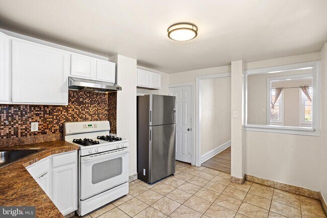 Photo - 2420 W Jefferson St