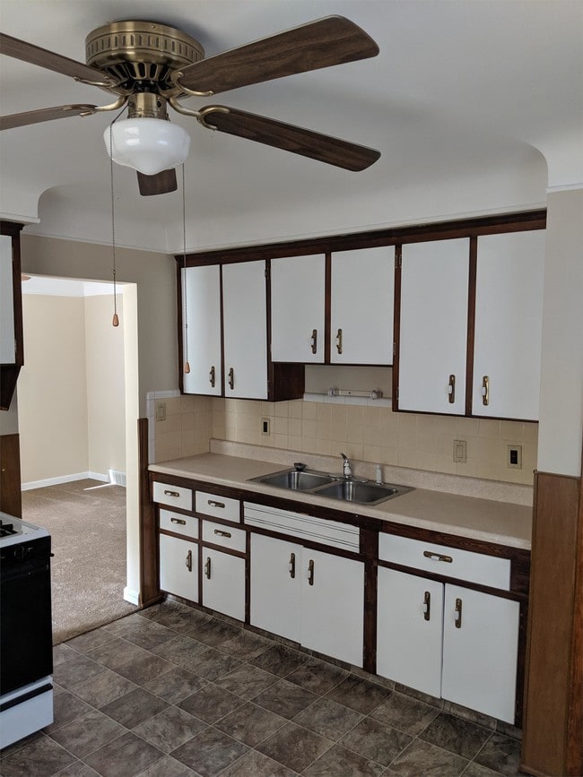 Photo - 1862 Warwick Ave