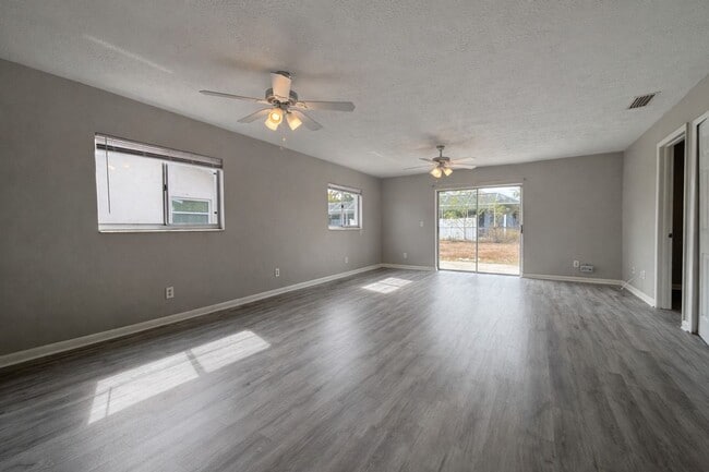 Photo - 1718/1720 SW Santa Barbara PL Unit 1720 SW Santa Barbara Pl