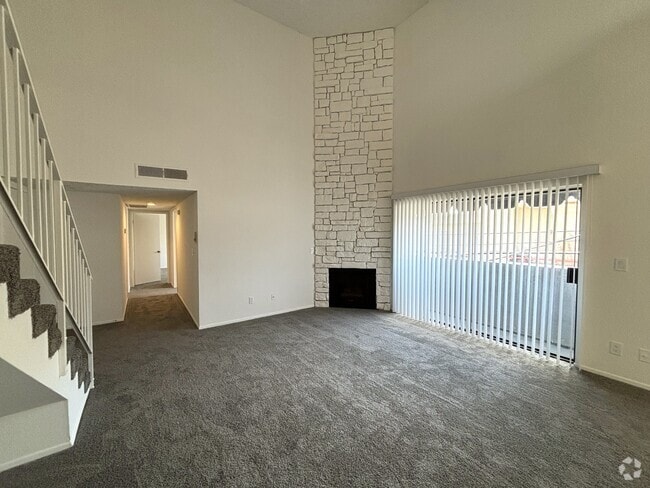 Building Photo - 10926 Huston St Rental