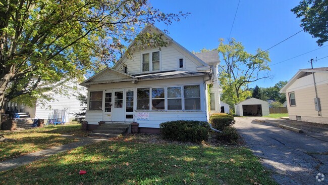 Building Photo - 1009 4th St Rental