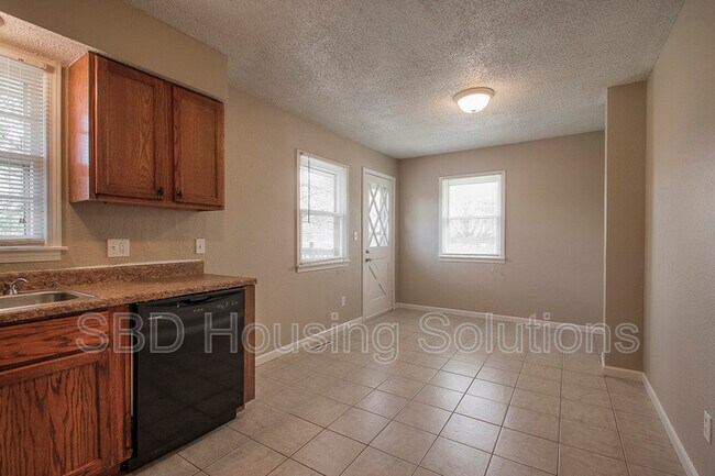 Photo - 1611 SE High Dr