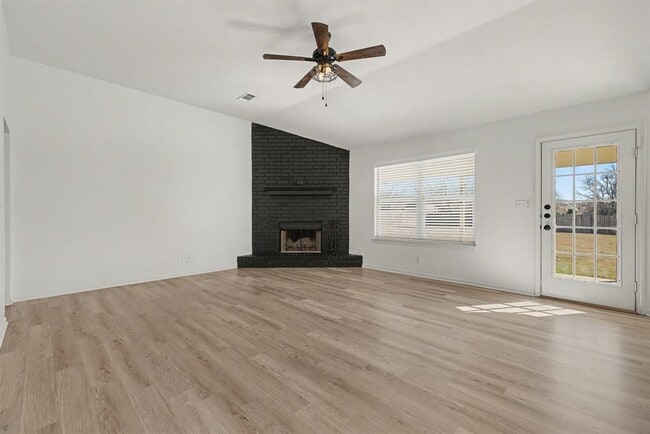 Photo - 1101 E Johnson St