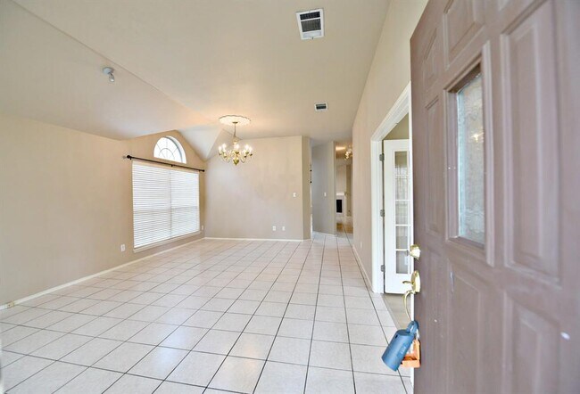 Photo - 3924 Newland Dr