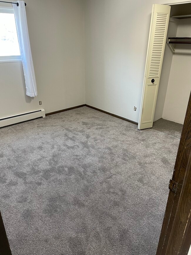 Photo - 1818 Larpenteur Avenue West