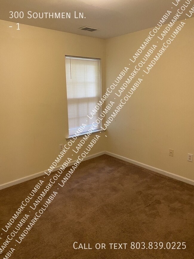 Photo - 300 Southmen Ln