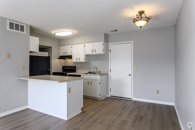 2 BR, 2 BA - 1,000 SF - Kitchen
