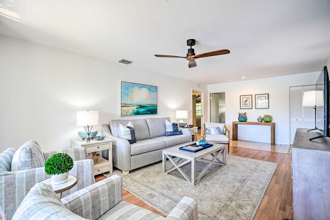 Photo - 215 Bobolink Way Unit ID1307448P