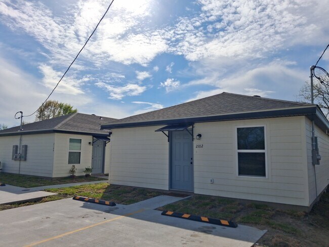 2104 Midland Dr Unit 2104B
