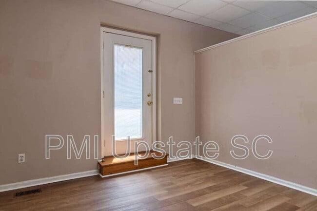 Photo - 101 Silver St Unit 101