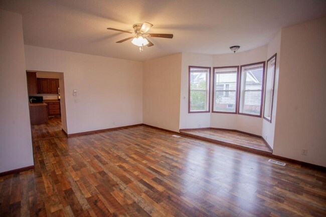 Photo - 1096 Eastern Ave