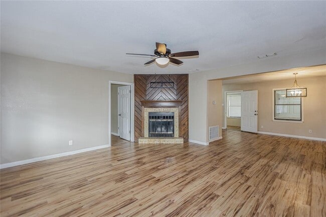 Building Photo - 111 Branch View Dr