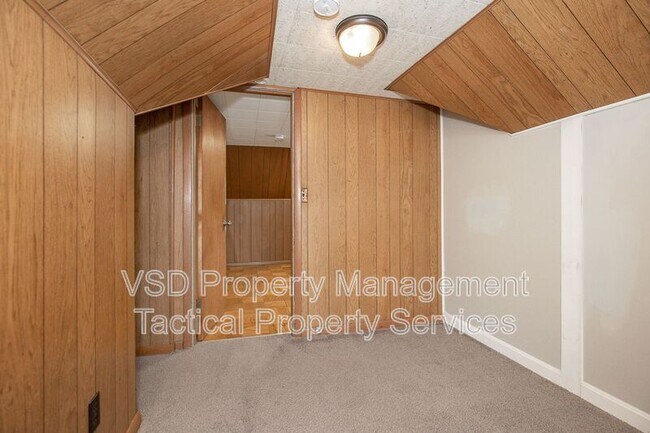 8204 Vineyard Ave Unit Up