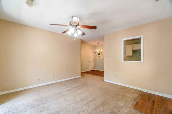 Photo - 5643 Hornaday Rd