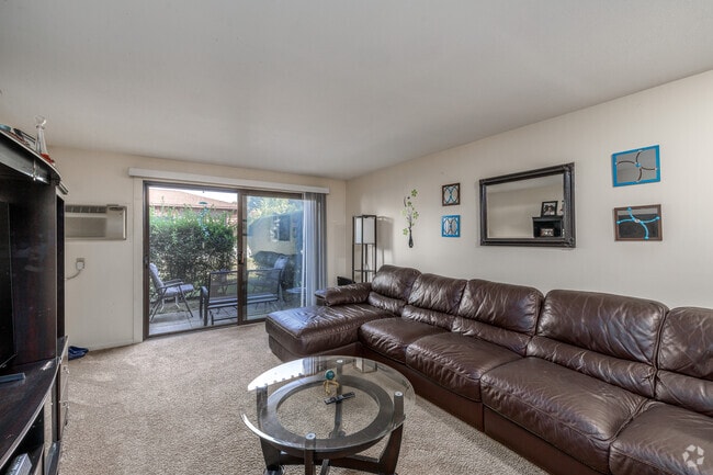 Interior Photo - Chicopee Mews Rental