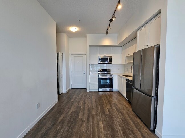 15738-15785 Avenue621