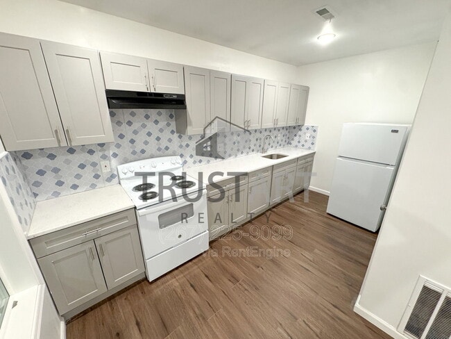 Building Photo - 2317 N 15th St Unit 6