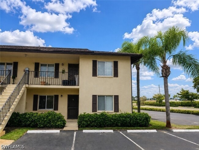 Building Photo - 5697 Rattlesnake Hammock Rd Unit 101C