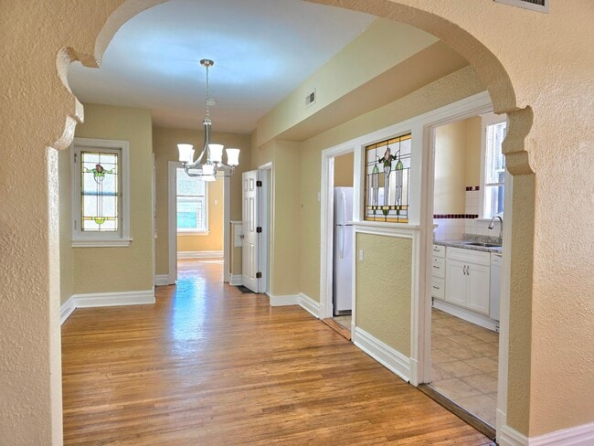 Photo - 7212 Forsyth Blvd Unit 1W