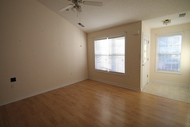 Photo - 1555 Tiana Way