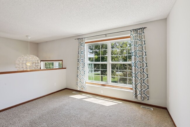 Photo - 15024 Farnham Ave N