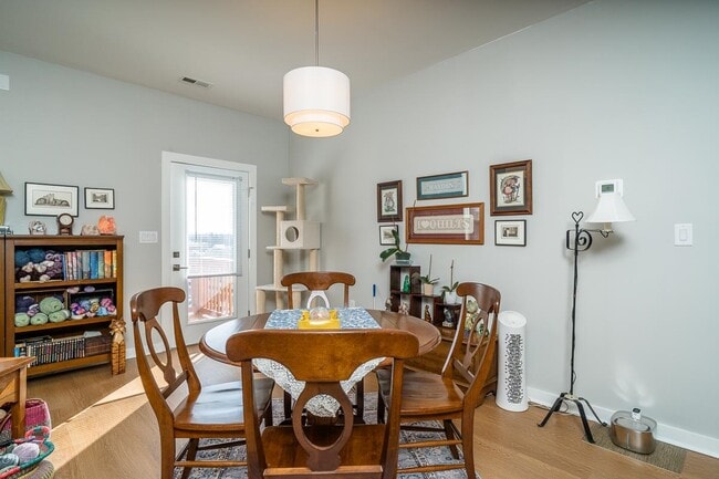 Photo - 1559 Crownpoint Dr Unit 206