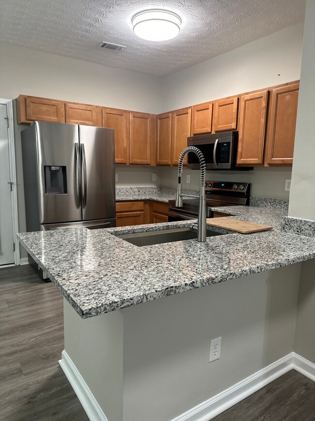 Building Photo - 6305 Ellenwood Dr