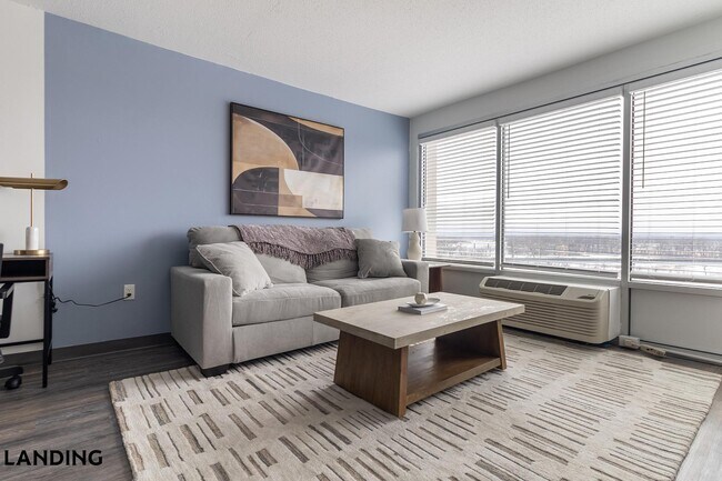 Photo - 50 Morgan St N Unidad 1005