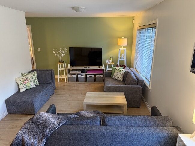 Building Photo - 8435-8171 171 St