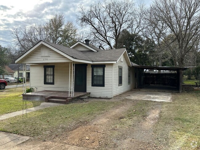 Building Photo - 206 Latimer St Rental