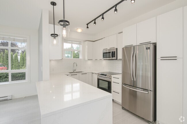 2BR, 2BA - 860SF - Kitchen