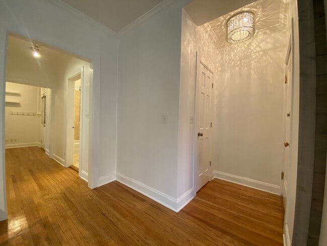 Photo - 2243 N Lincoln Ave Unit 2A