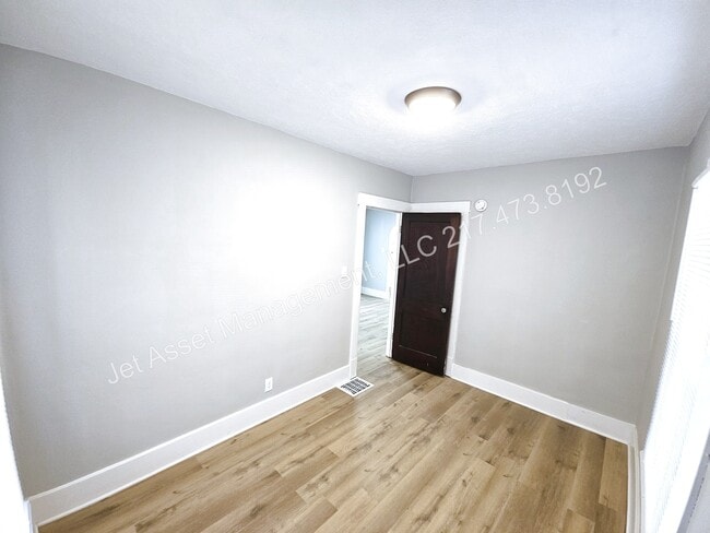 Photo - Beautifully updated 2 bedroom home for rent!