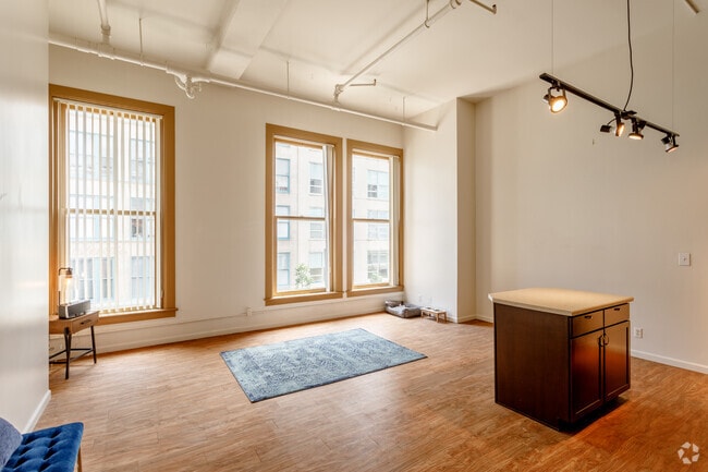 2HAB, 1BA - 770&nbsp;ft² - ReNew on Stout