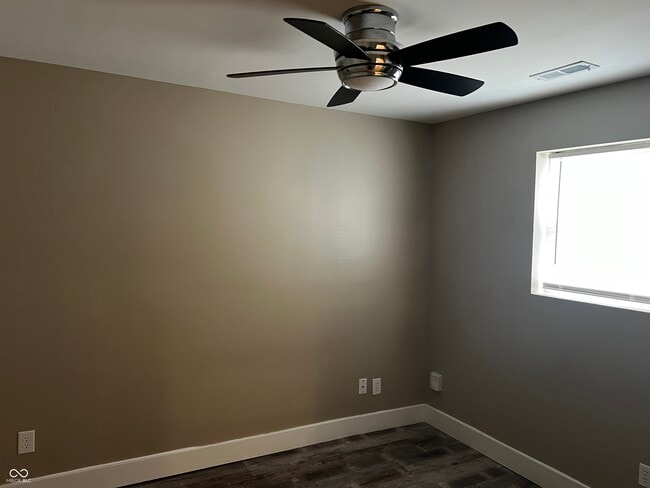 Photo - 330 W 40th St