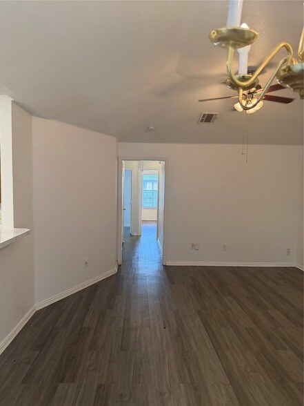 Photo - 609 Kings Way Dr Unit A