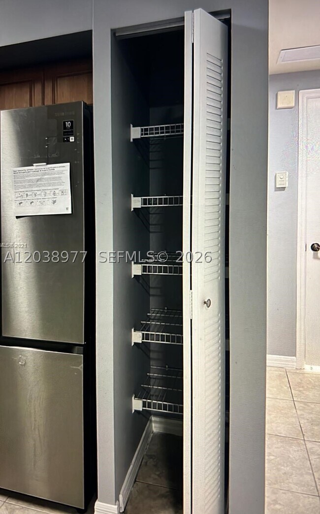Photo - 115 SW 42nd Ave Unit 206