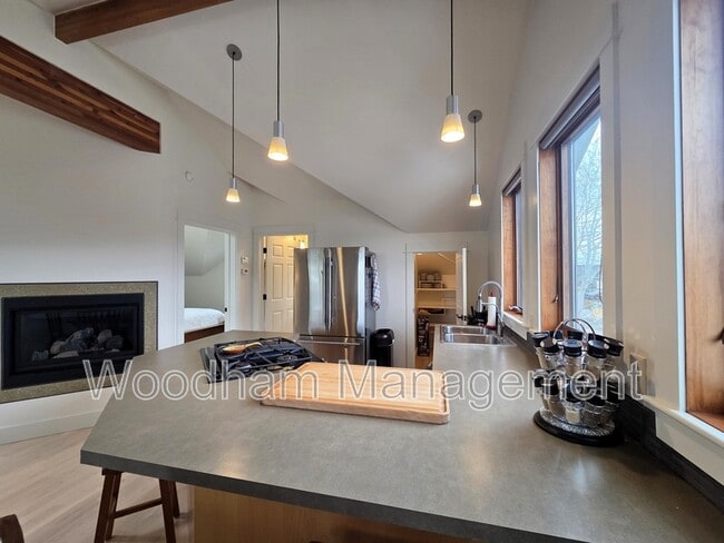 Photo - 4461 Waters St