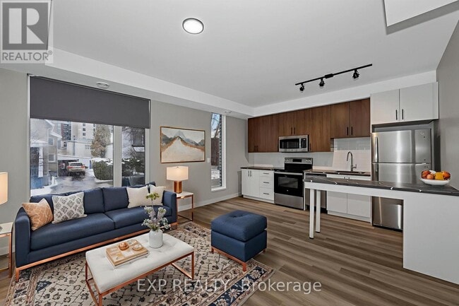 Photo - 211 Armstrong St Unité 001