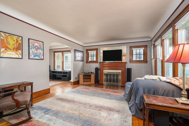 Photo - 1132 California St NW