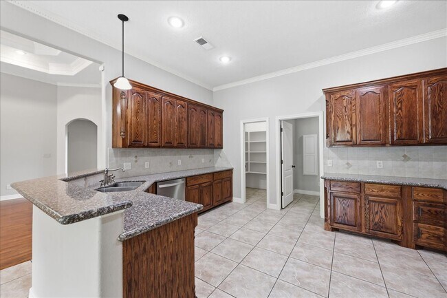 Photo - 102 Remington Cir