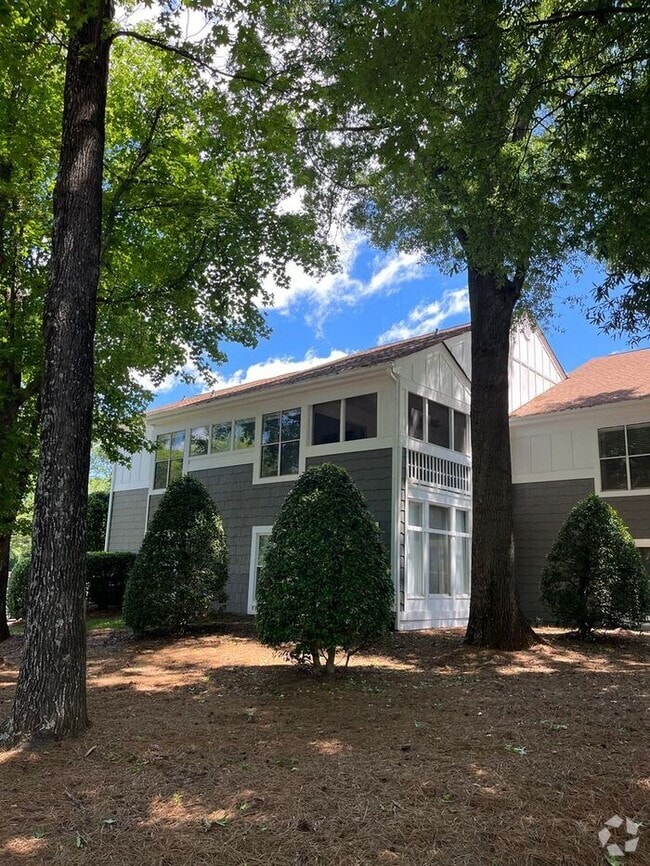 Building Photo - Bright 2BD/2BA Tennis Villa at Lake Norman! Rental